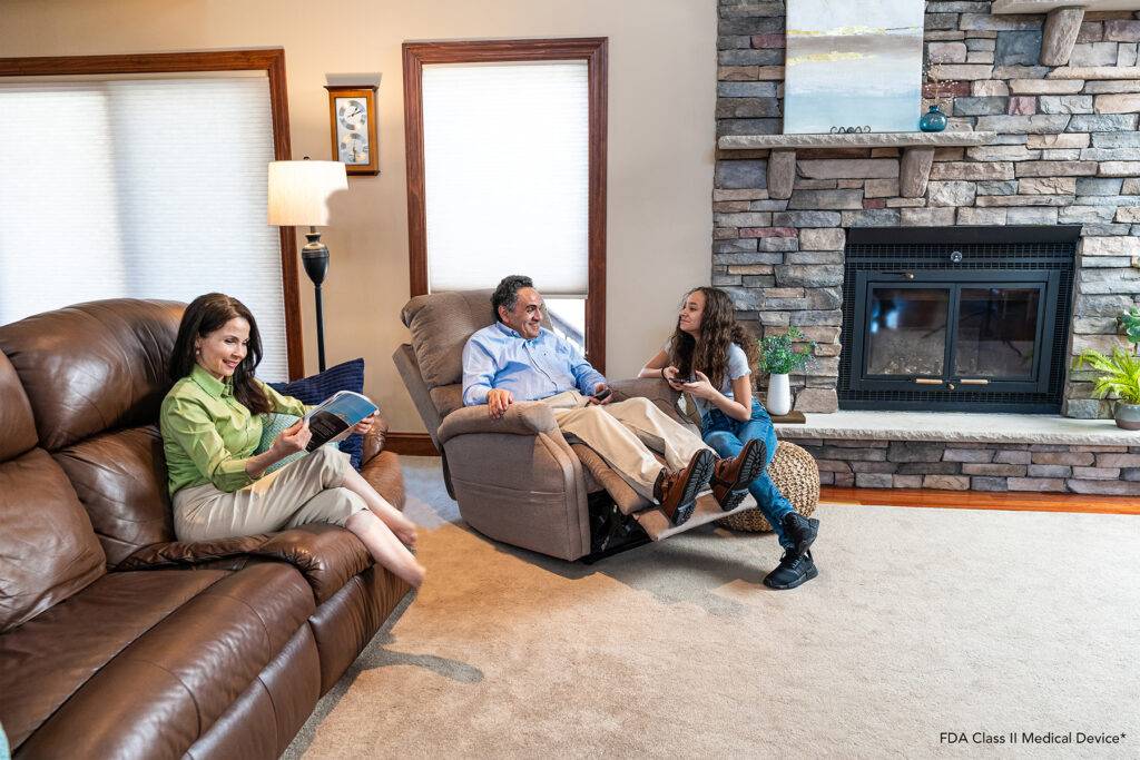 Escape_990i_Taupe_Family_pic_6042